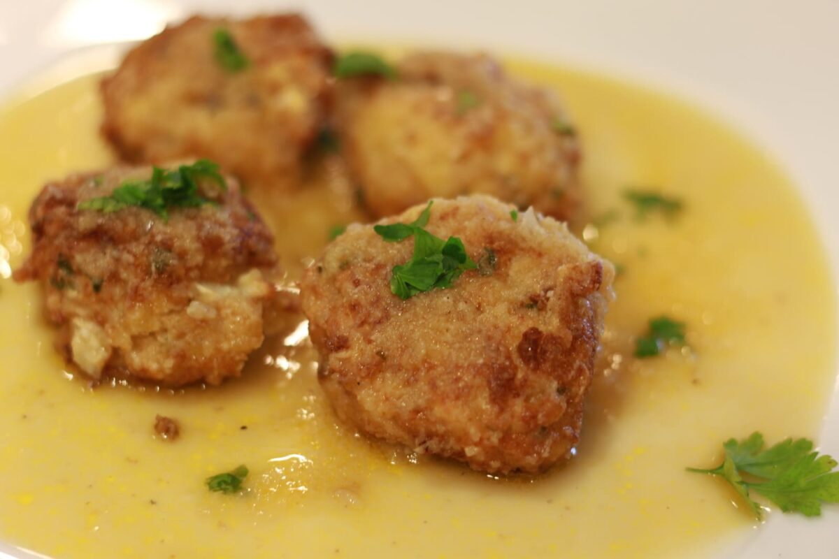 albóndigas bacalao salsa verde paso 23