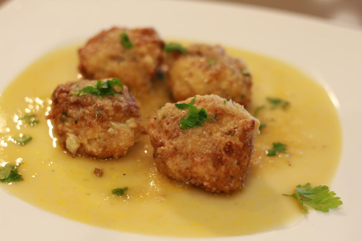 albóndigas bacalao salsa verde paso 24