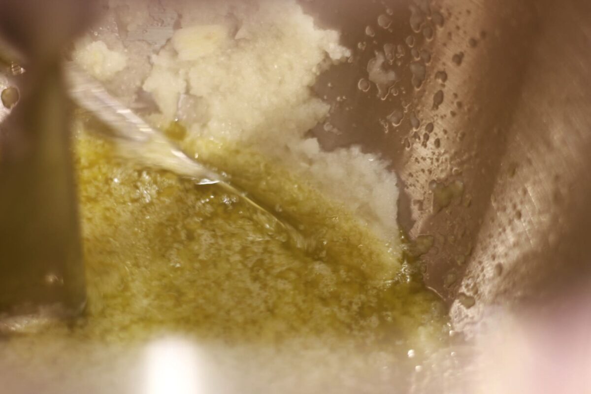 albóndigas bacalao salsa verde paso 3