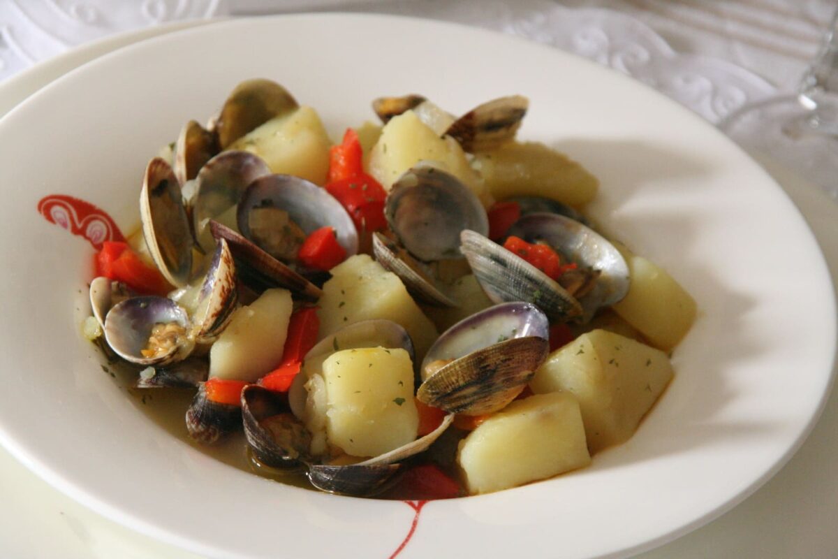 almejas con patatas guiso marinero paso 11