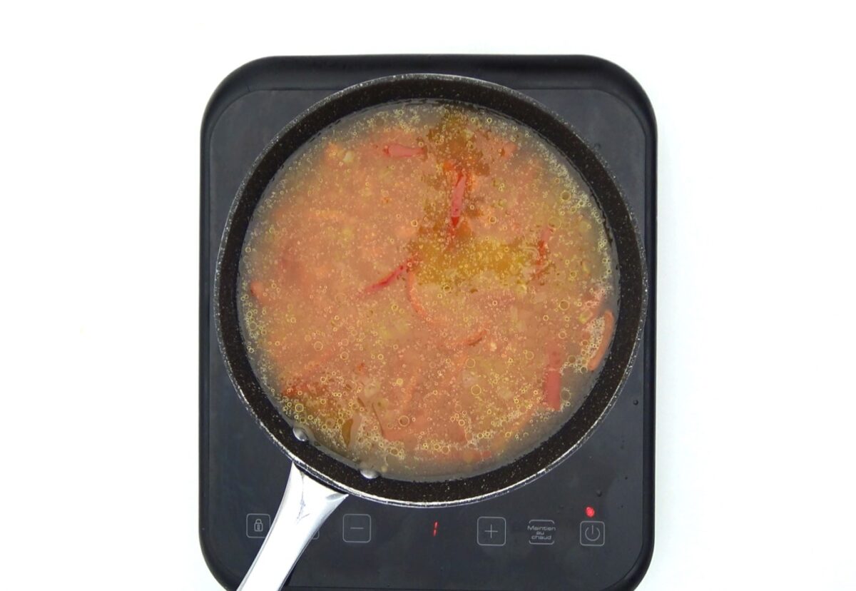 Arroz con salmón. Una receta rápida y saludable paso a paso