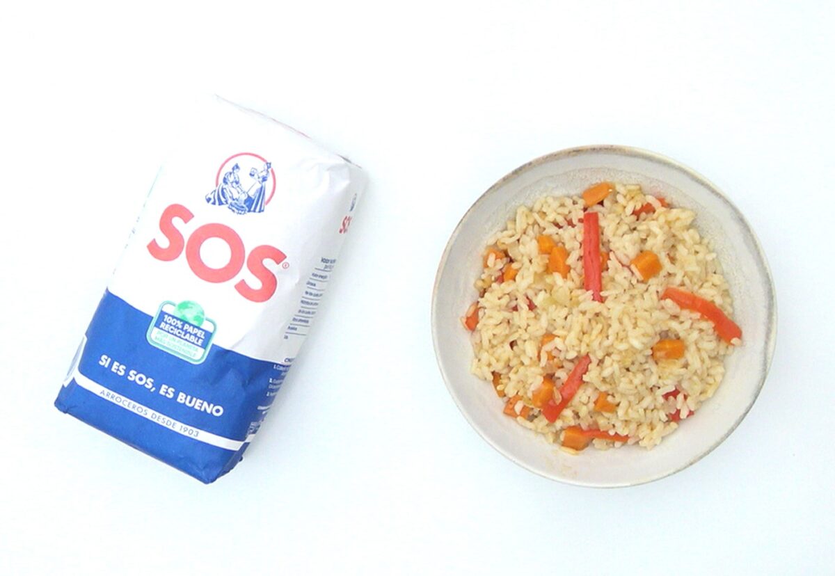 Arroz con salmón. Una receta rápida y saludable paso a paso