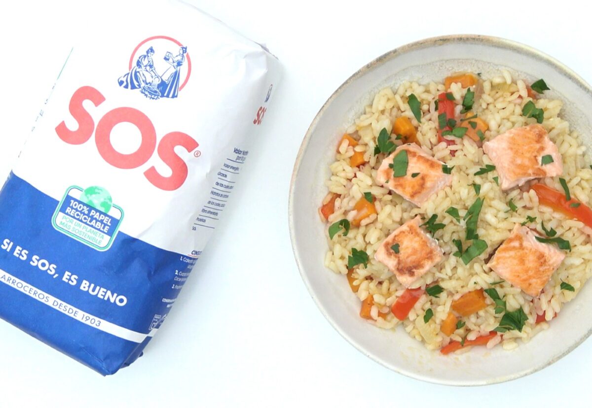 Arroz con salmón. Una receta rápida y saludable paso a paso