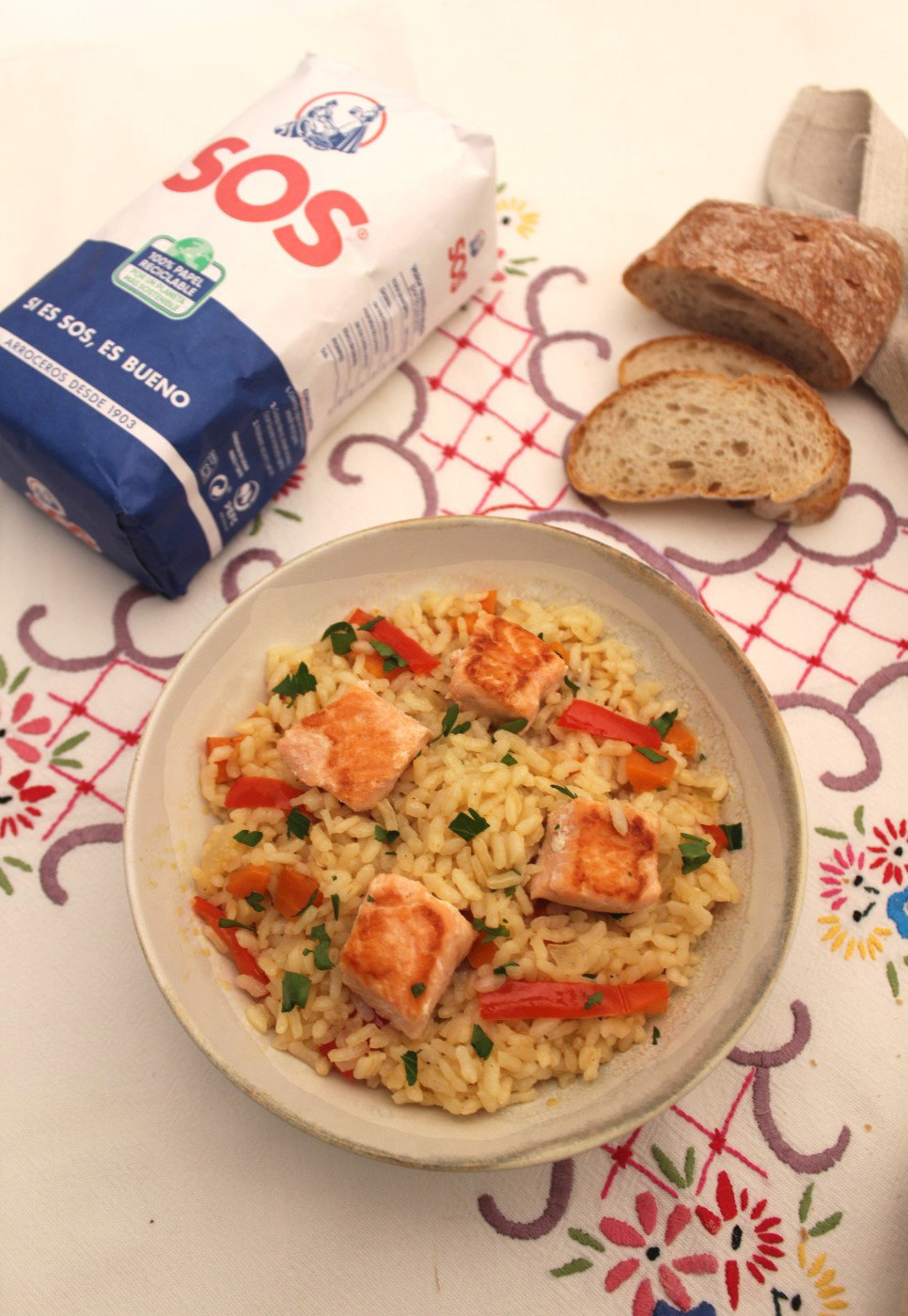 Arroz con salmón. Una receta rápida y saludable paso a paso