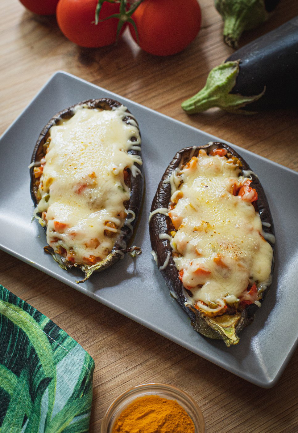Berenjenas al microondas rellenas de verduras y queso