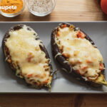 Berenjenas al microondas rellenas de verduras y queso