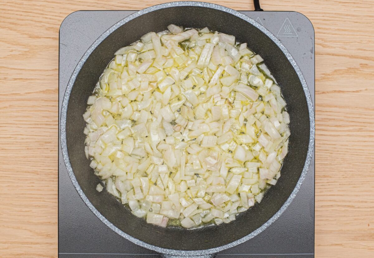 Berenjenas al microondas rellenas de verduras y queso