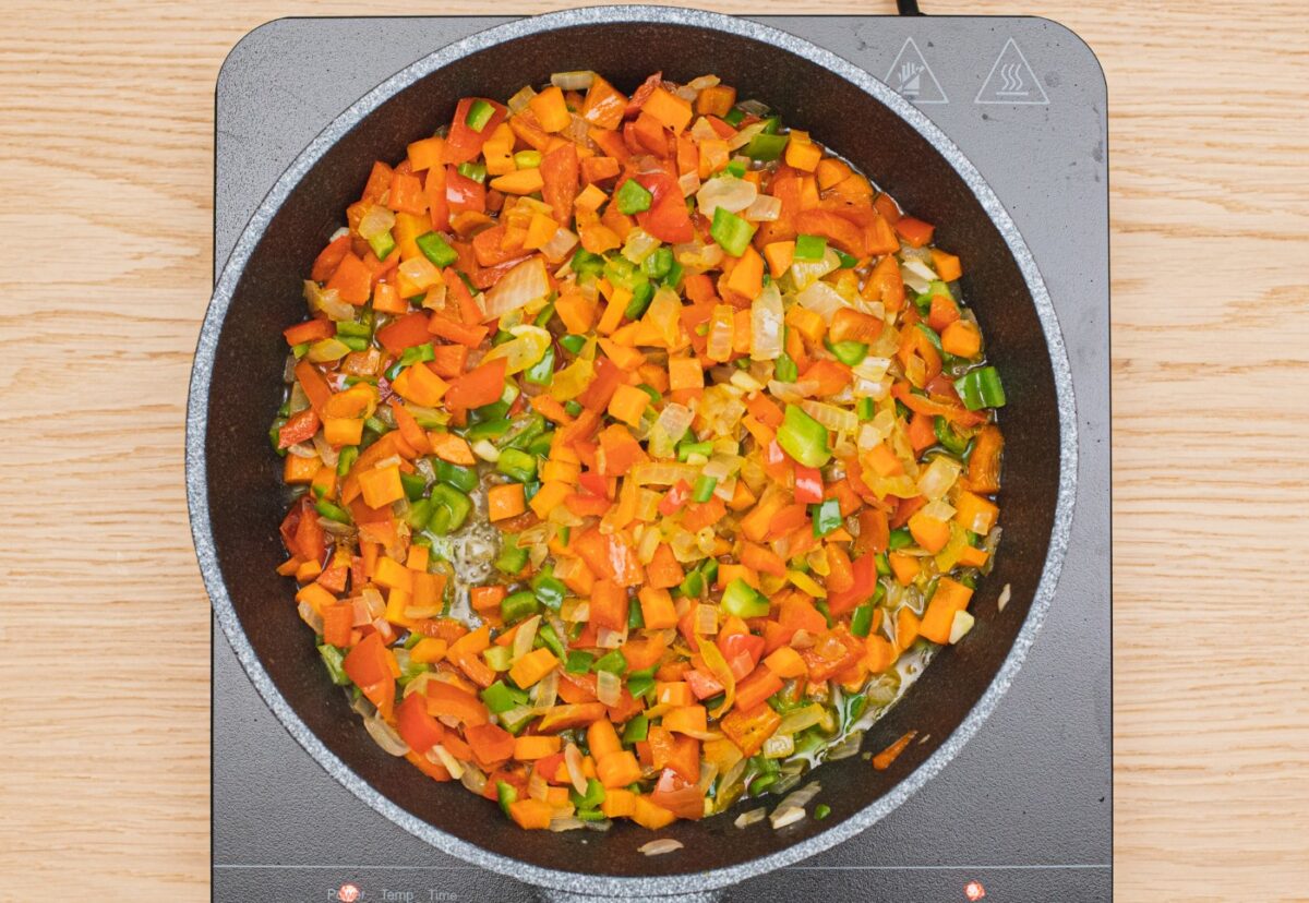 Berenjenas al microondas rellenas de verduras y queso