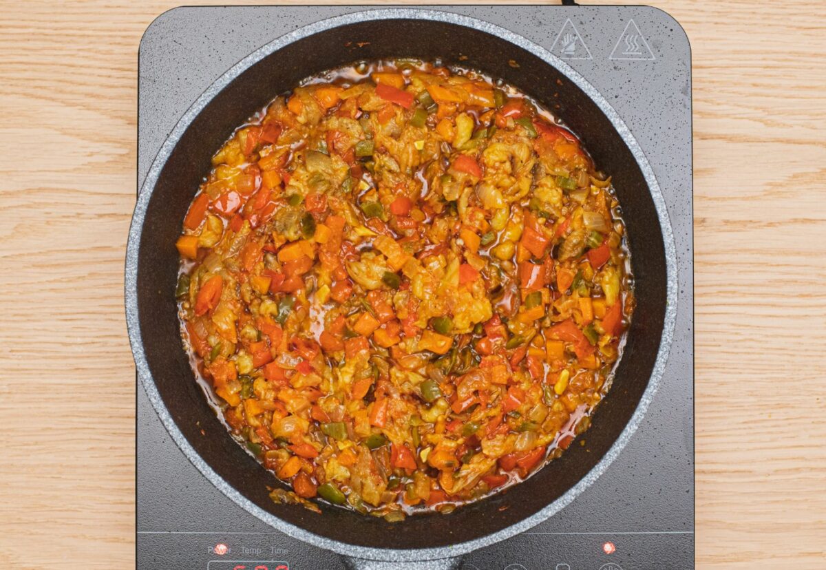 Berenjenas al microondas rellenas de verduras y queso
