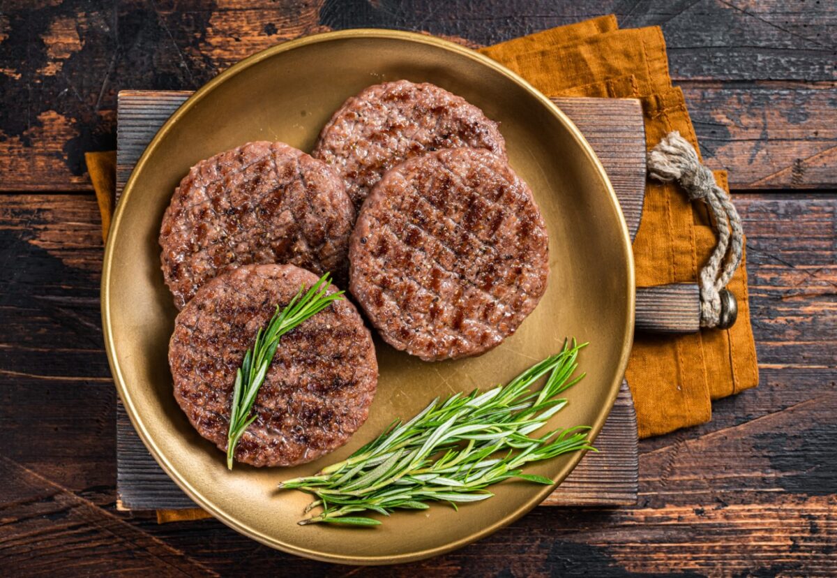 La mejor carne para hacer una hamburguesa casera. ¿Cómo prepararla?