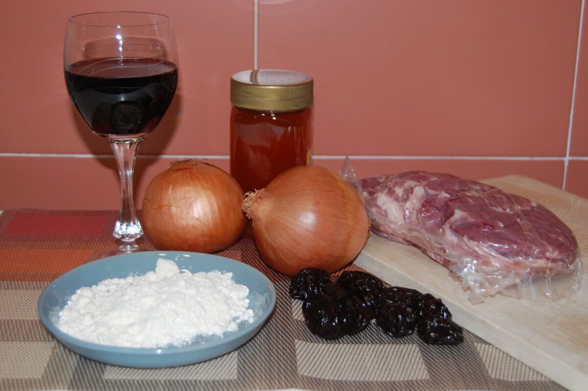 carrilleras salsa de vino y ciruelas paso 1