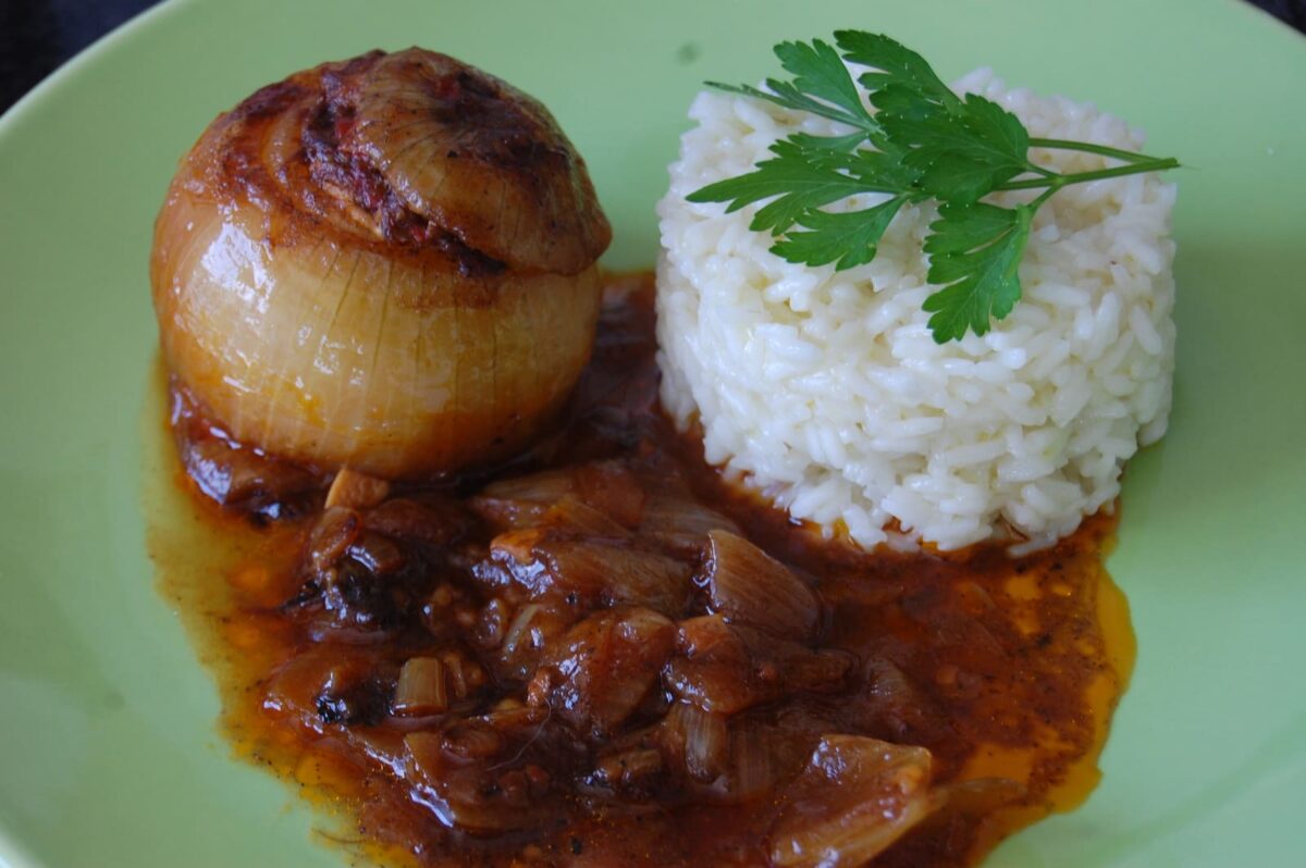 cebollas rellenas de bonito paso 14