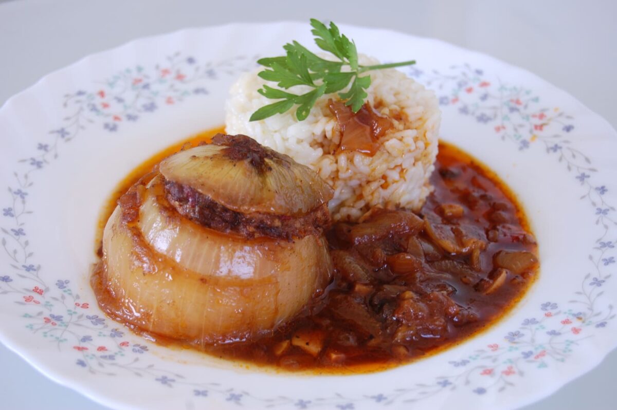 cebollas rellenas de bonito paso 16