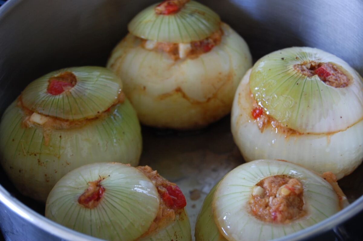 cebollas rellenas de bonito paso 7