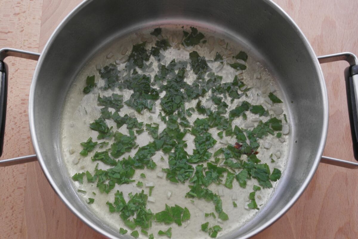 cocochas de bacalao salsa verde paso 8