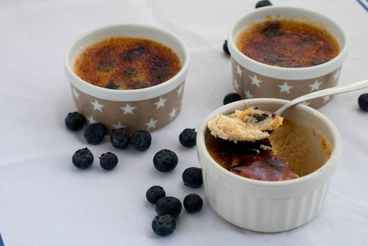 creme brulé de turrón de xixona con arándanos paso 13