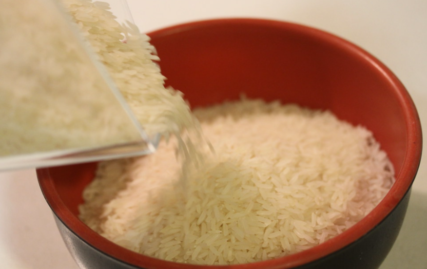 Curry de berenjenas y espinacas con arroz basmati