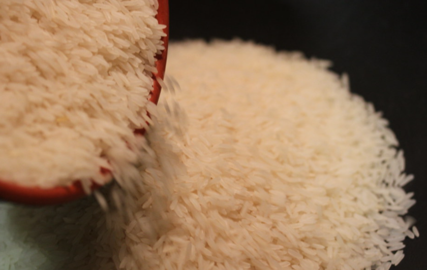 Curry de berenjenas y espinacas con arroz basmati