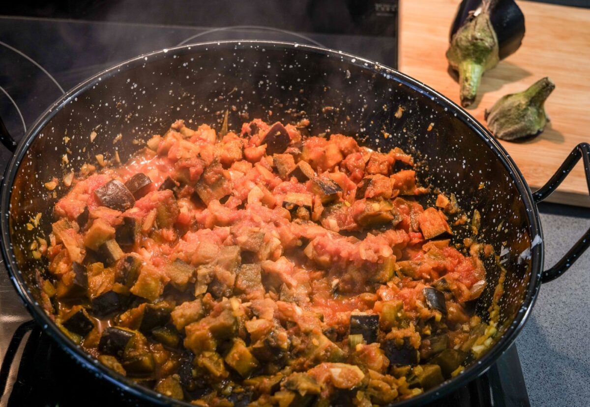 Curry de berenjenas y espinacas con arroz basmati