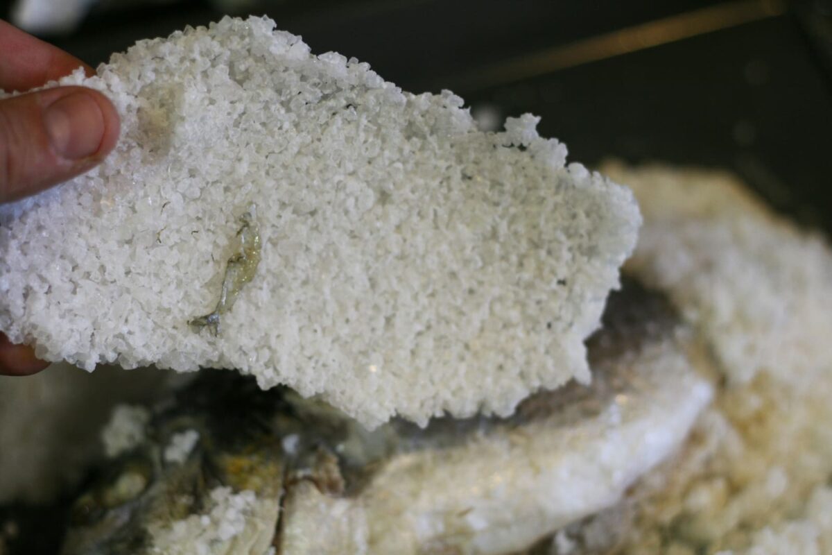 dorada a la sal y al horno paso 11