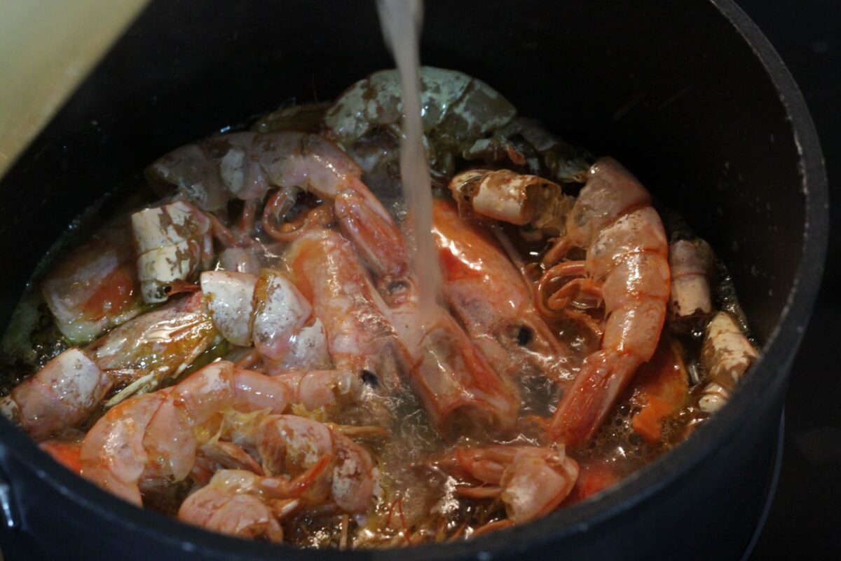 espaguetis con langostinos paso 8