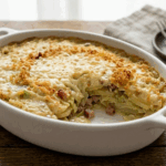 Gratinado de patatas, tocino y repollo del día de San Patricio. Polish cabbage, potato, and bacon