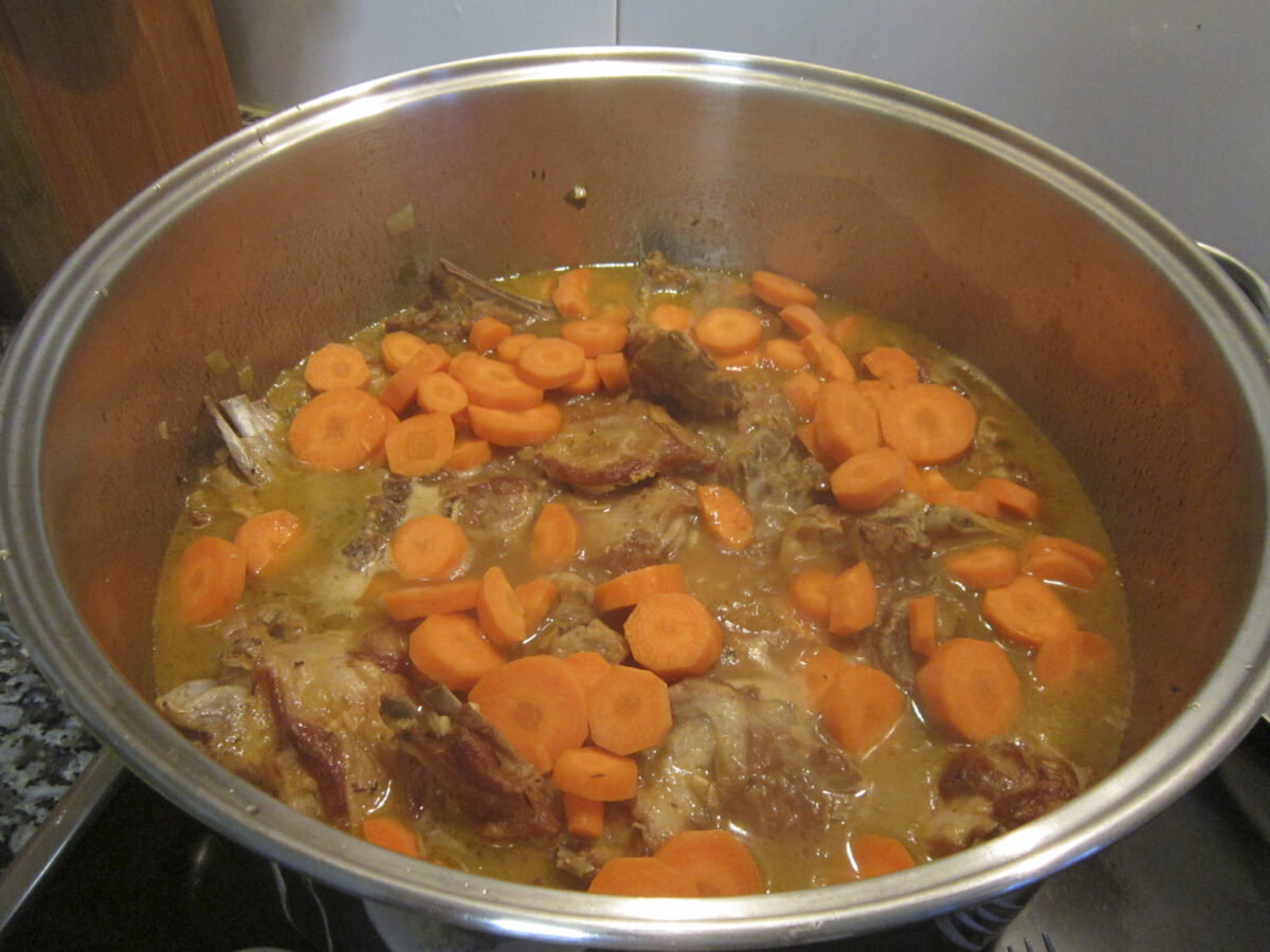 guiso de cordero con patatas paso 25