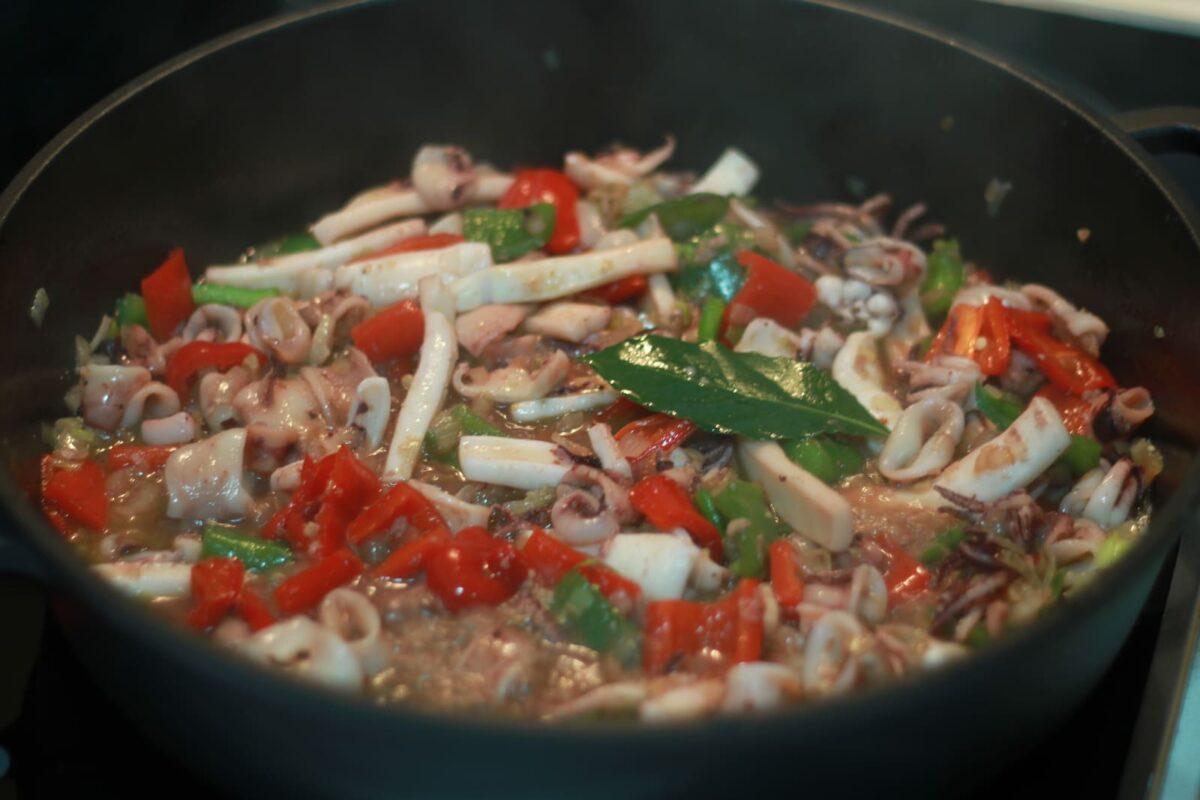 guiso patatas calamares paso 14