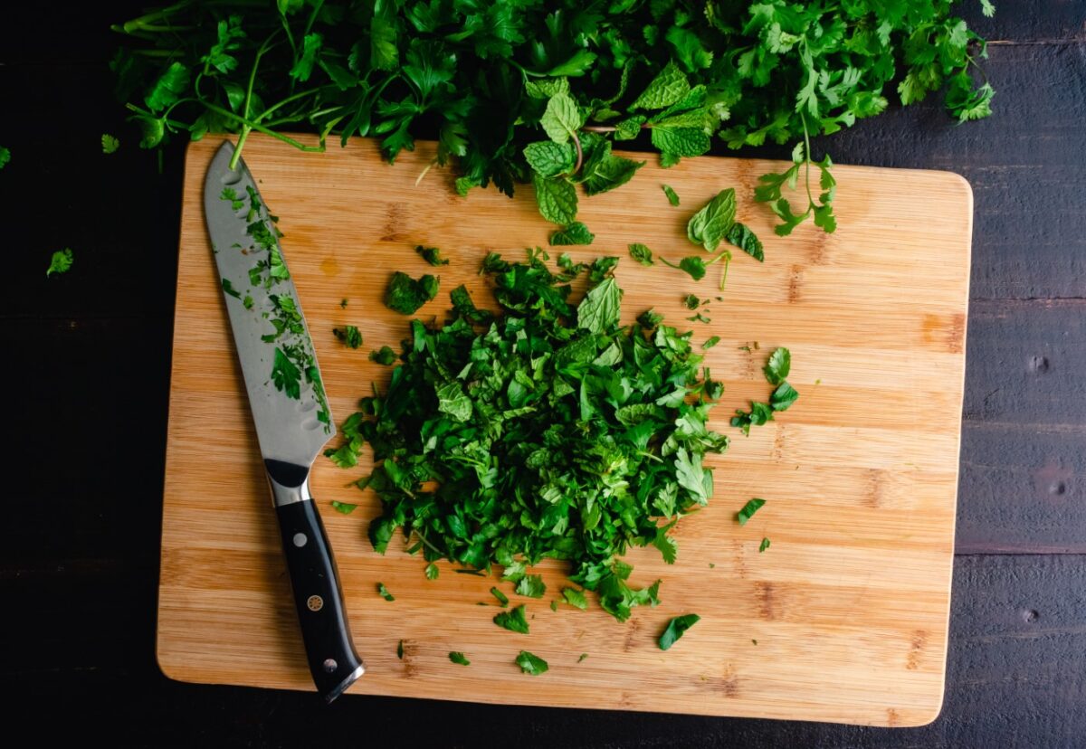 ¿Cómo limpiar tablas para cortar alimentos?