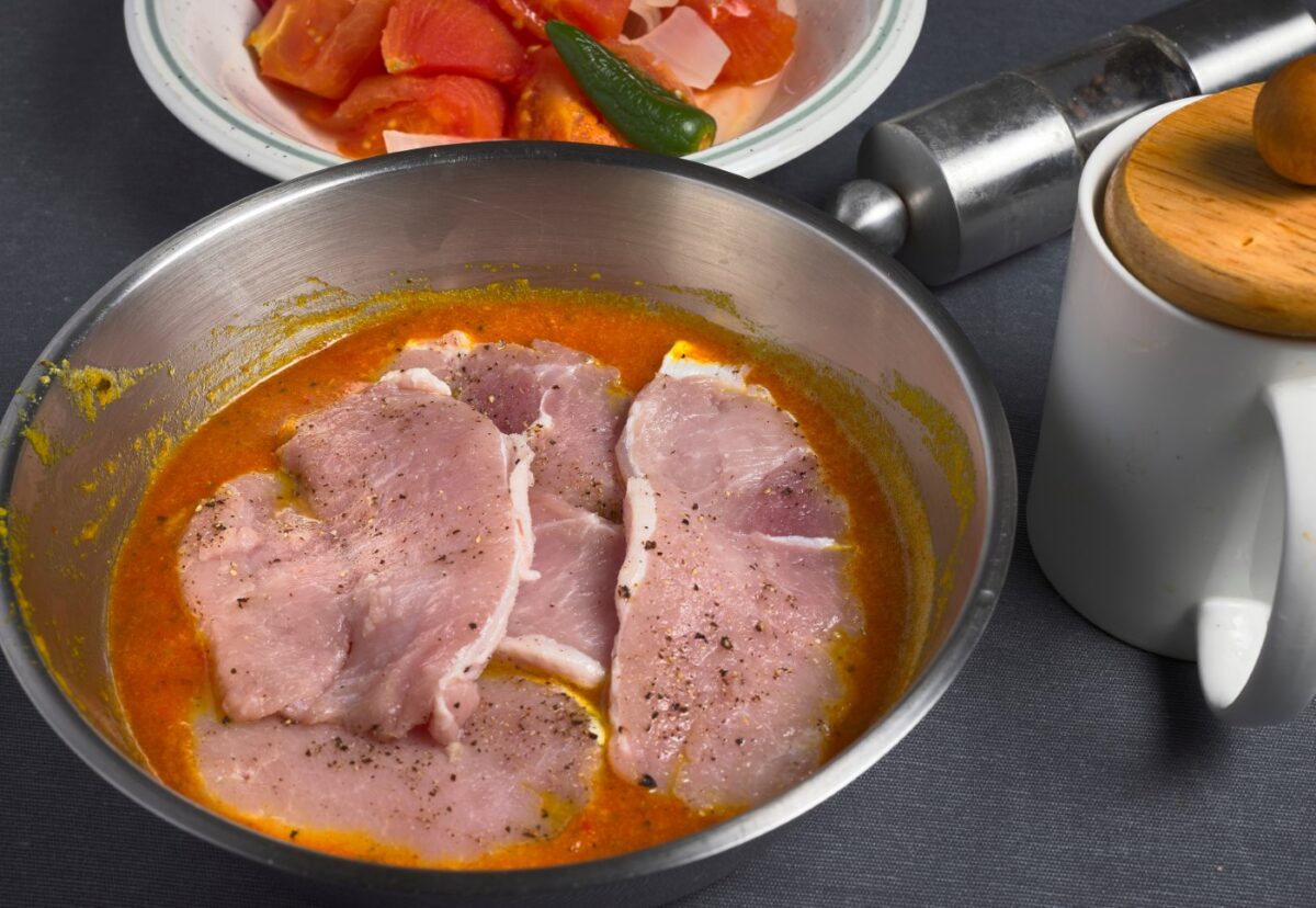 Marinar o macerar carne. ¿Qué es? Tipos de macerados