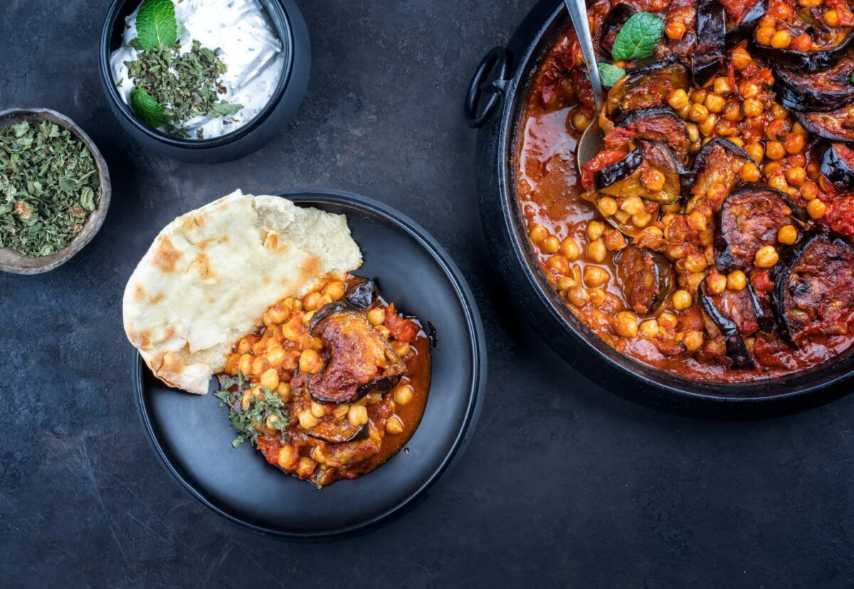 Musaka libanesa. Estofado de berenjenas y garbanzos