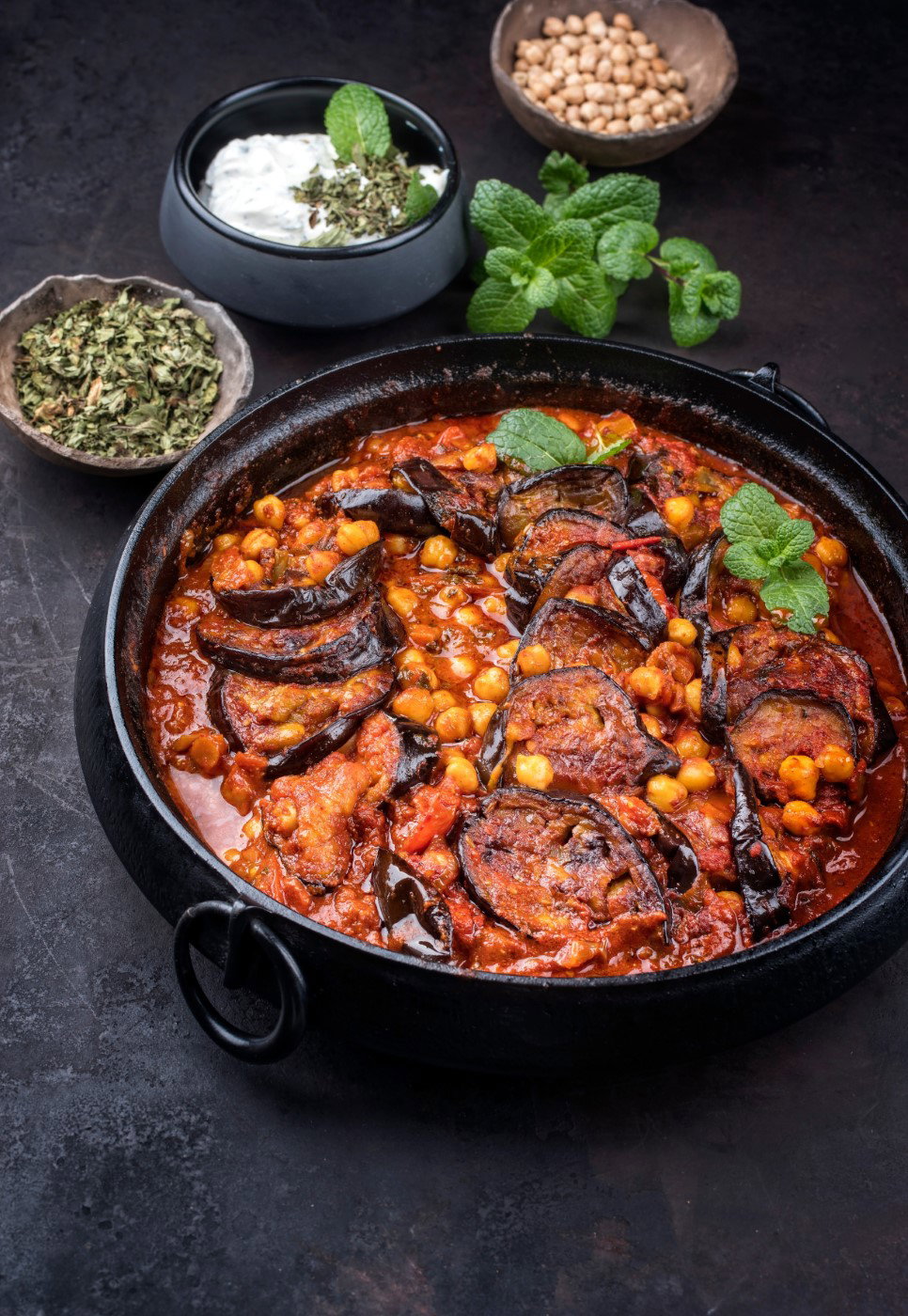 Musaka libanesa. Estofado de berenjenas y garbanzos