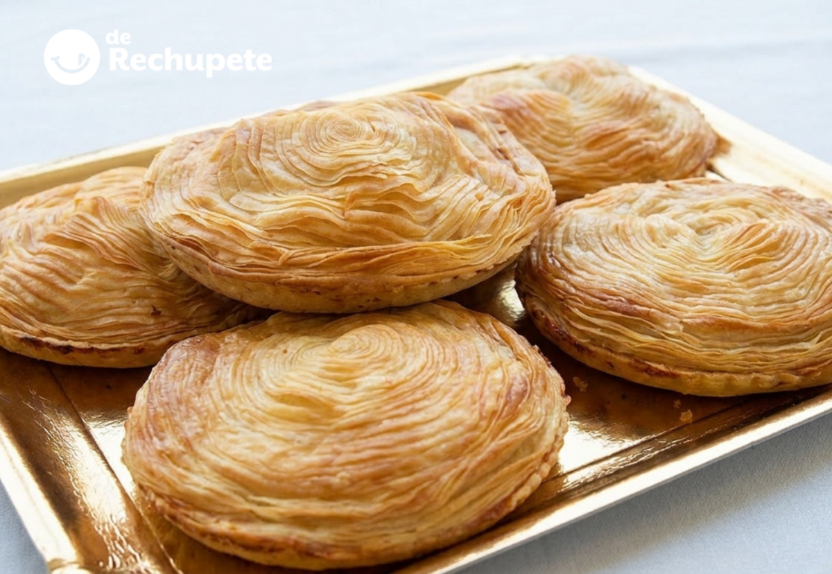Pastel de carne murciano, el clásico salado con hojaldre crujiente y relleno jugoso