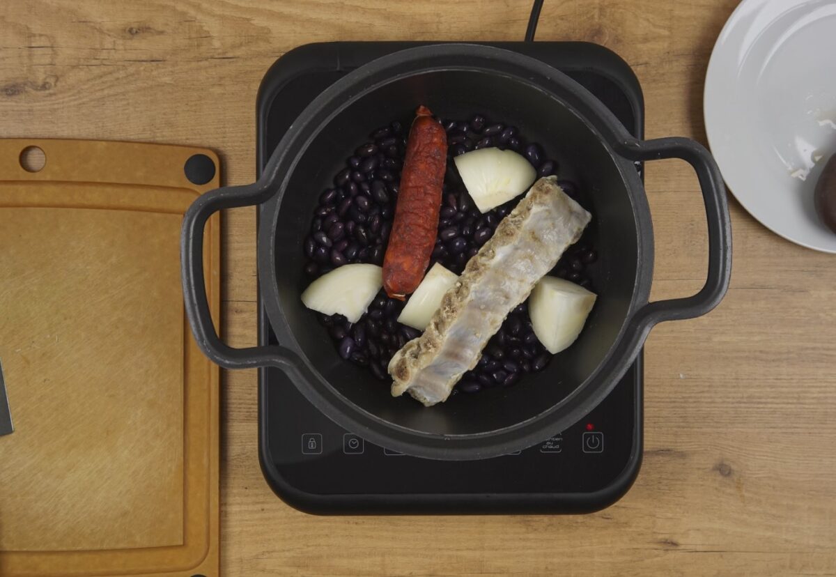 Alubias de Tolosa con costillas
