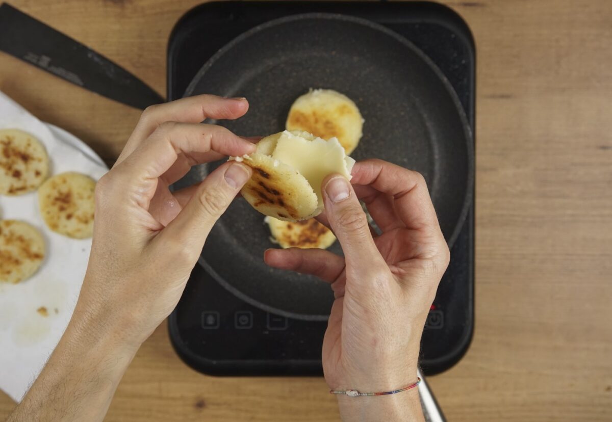 Arepas de queso colombianas. Una receta fácil y deliciosa