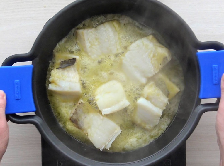 Cómo hacer bacalao al pil pil. Receta tradicional vasca paso a paso