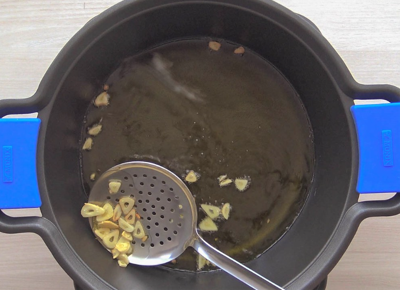 Cómo hacer bacalao al pil pil. Receta tradicional vasca paso a paso