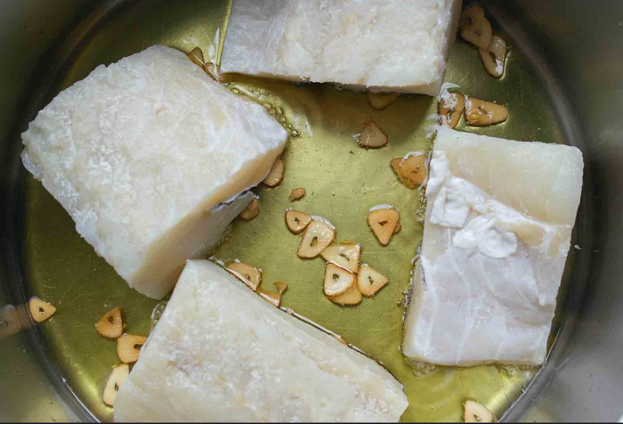 Cómo hacer bacalao al pil pil. Receta tradicional vasca paso a paso