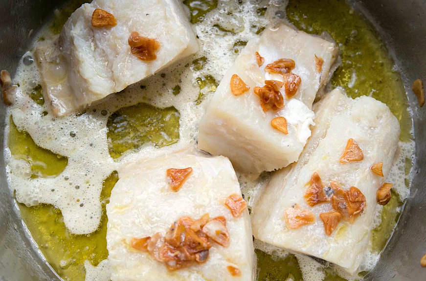 Cómo hacer bacalao al pil pil. Receta tradicional vasca paso a paso