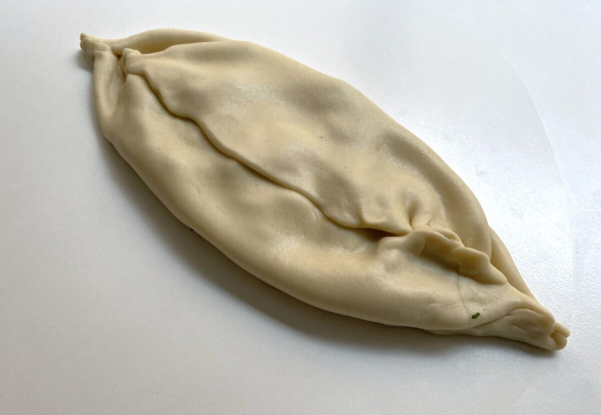 Panadons de Cuaresma. Empanada tradicional rellena de verduras