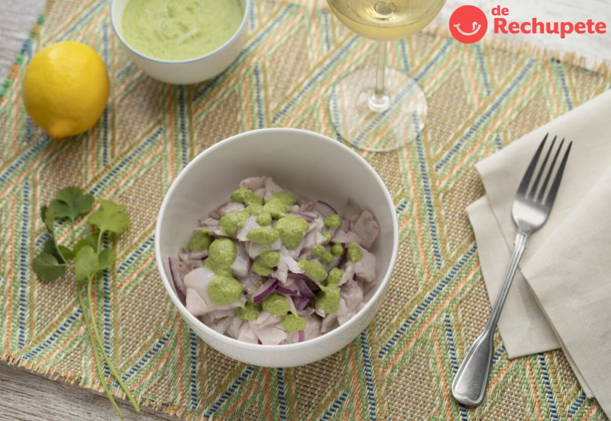 Ceviche en leche de almendras y cilantro