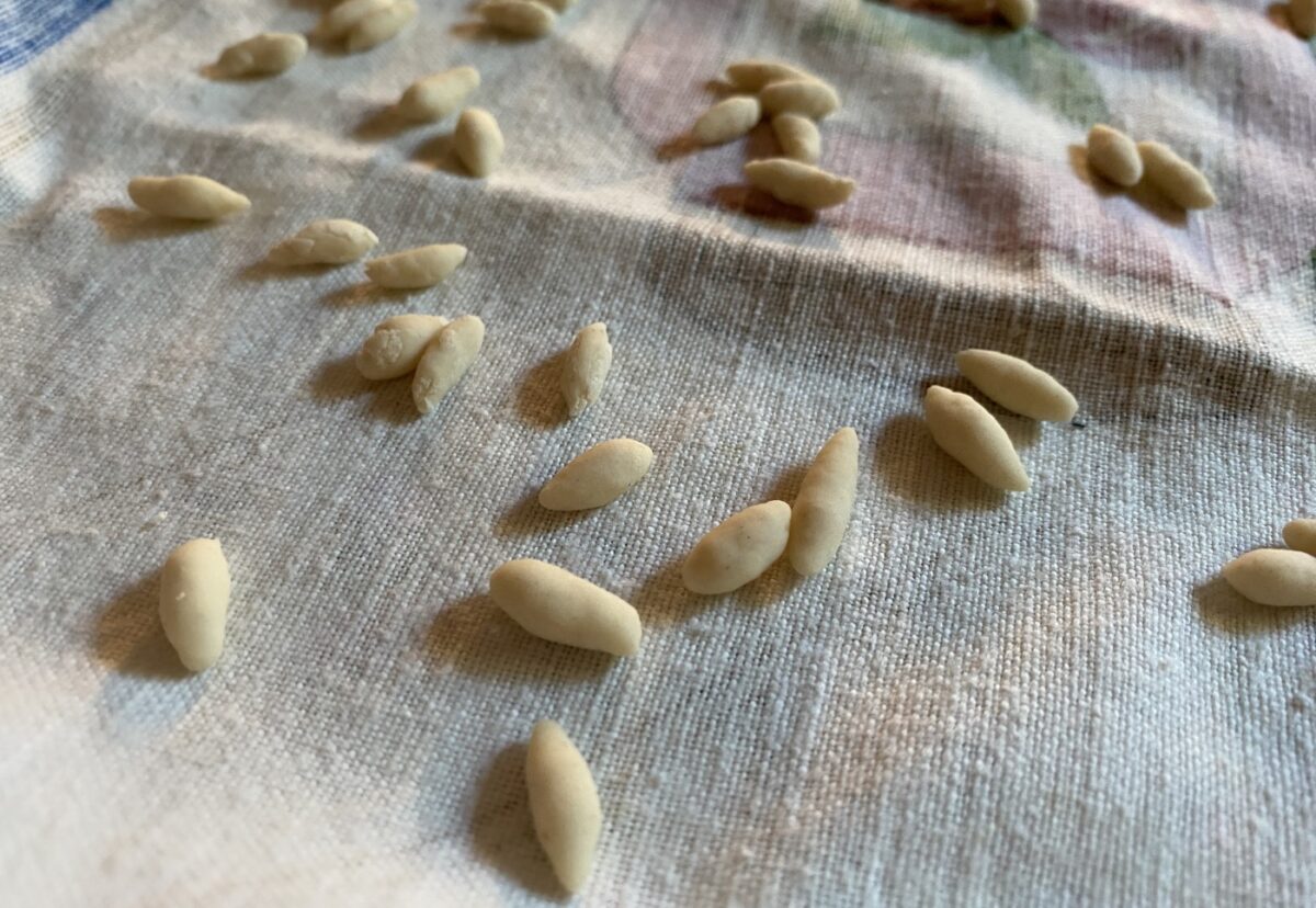 Cucurrones. Cómo preparar la pasta y el guiso