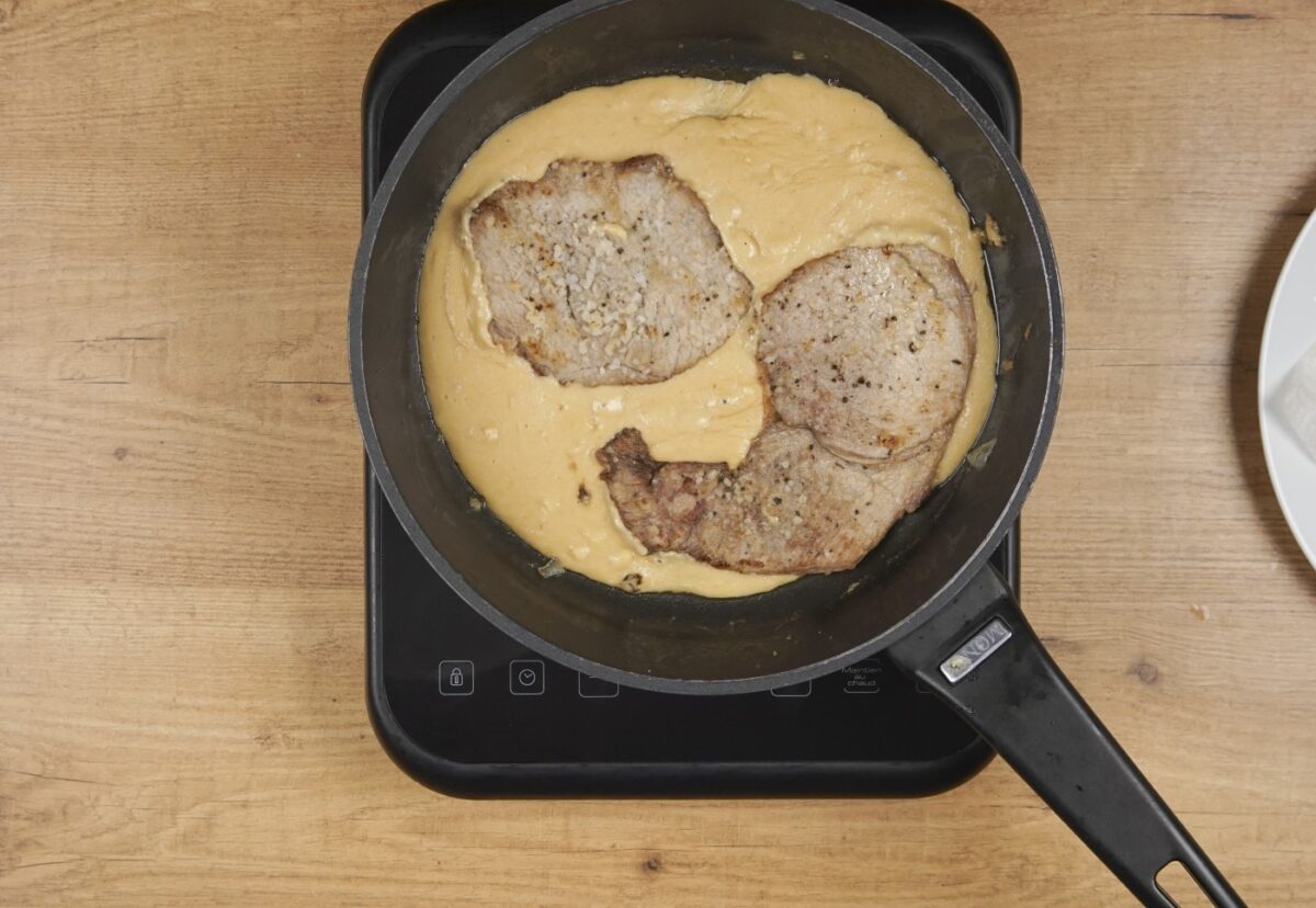 Filetes de ternera en salsa. Una receta fácil en 30 minutos