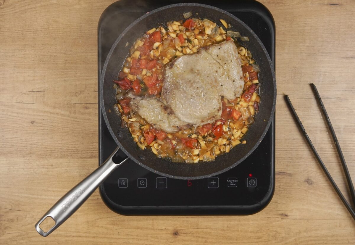 Filetes de ternera en salsa. Una receta fácil en 30 minutos