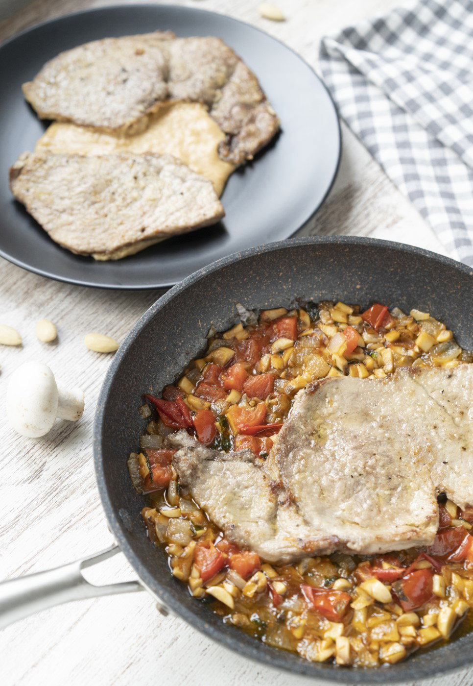 Filetes de ternera en salsa. Una receta fácil en 30 minutos