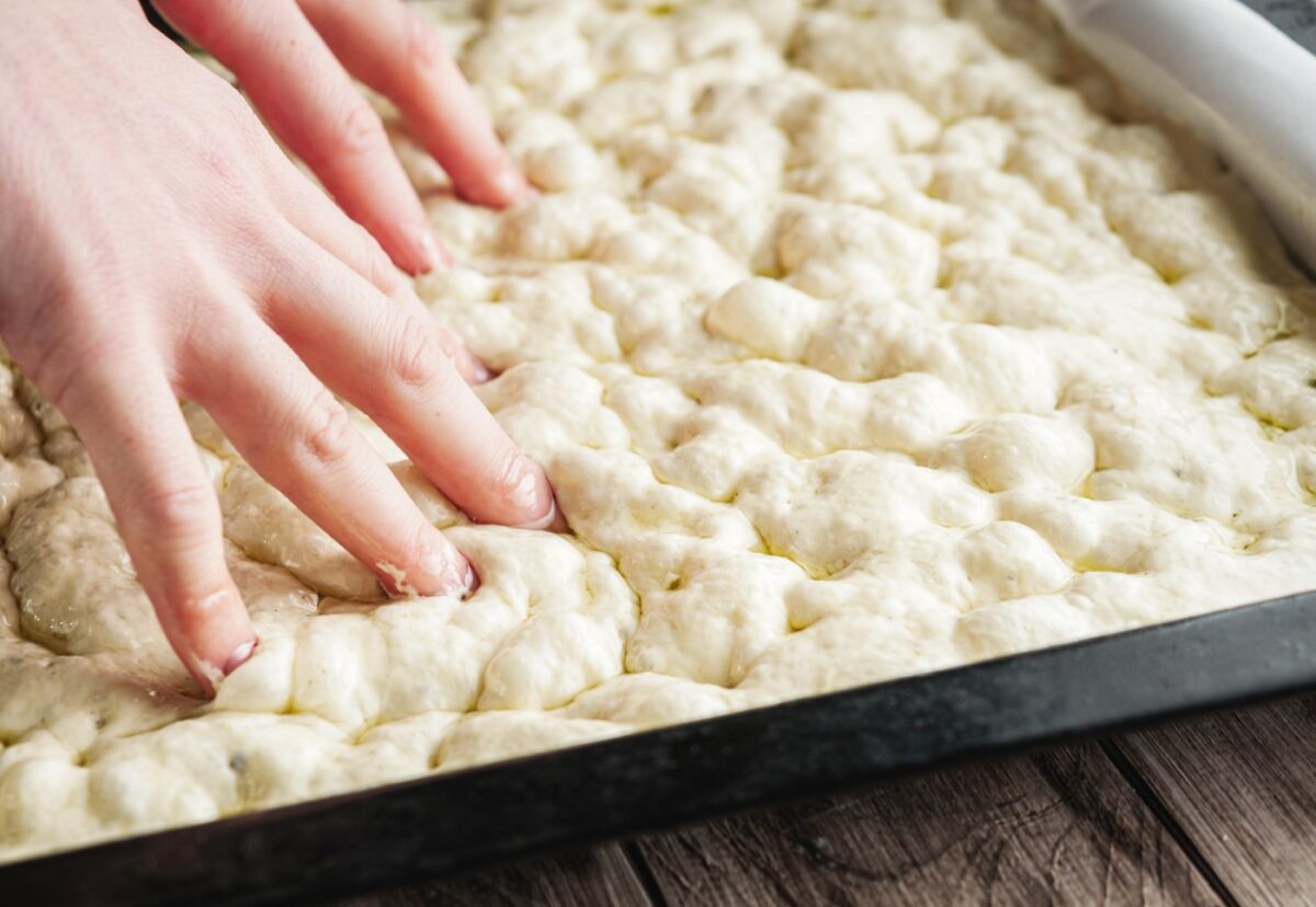 Cómo hacer una focaccia perfecta paso a paso