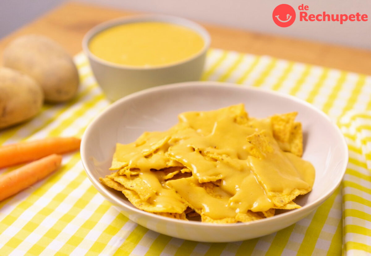 Queso vegano perfecto para acompañar unos nachos