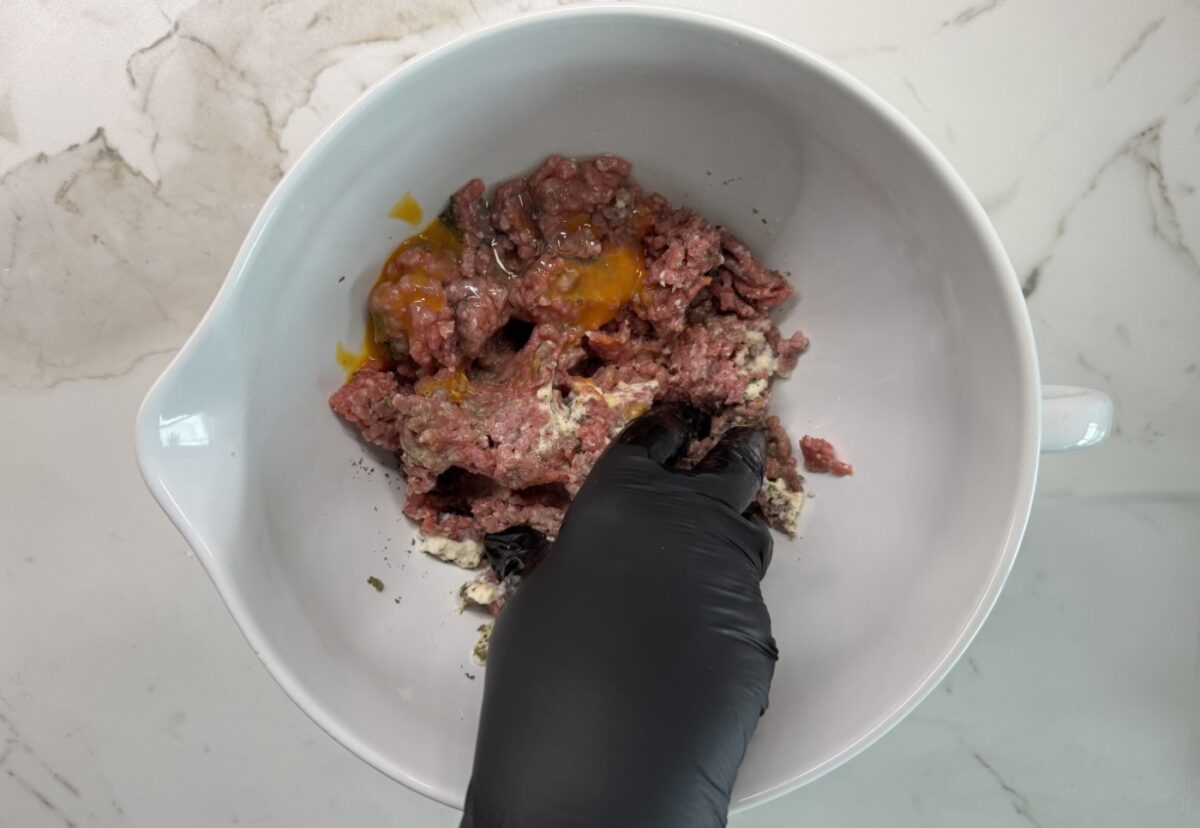 Albóndigas con patatas. Una receta clásica y muy sencilla