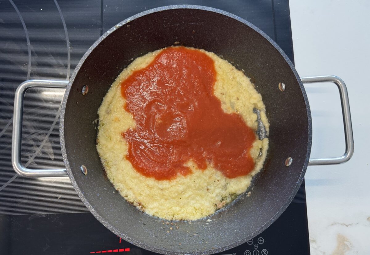 Albóndigas con patatas. Una receta clásica y muy sencilla