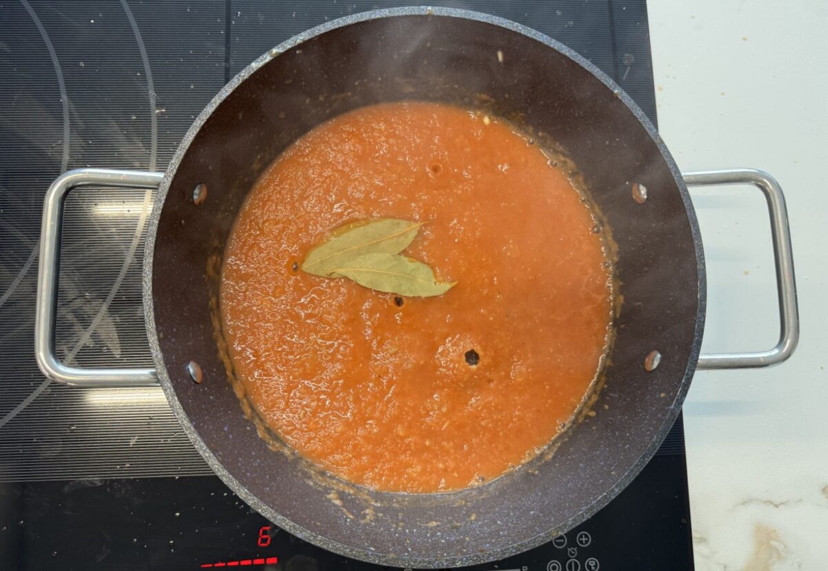 Albóndigas con patatas. Una receta clásica y muy sencilla